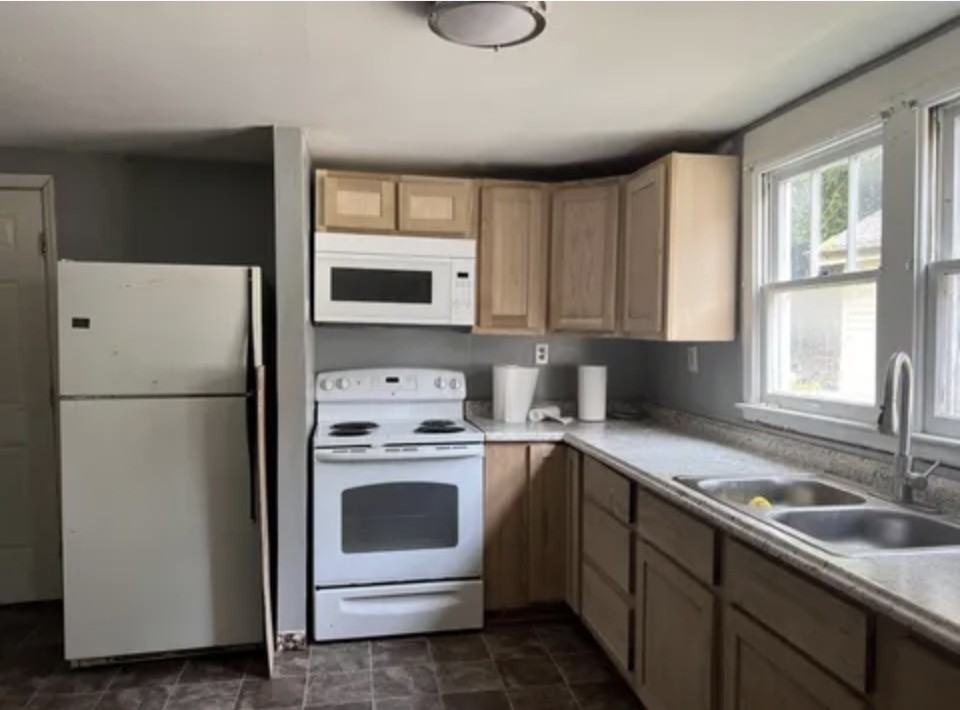 204 N Queen St #NA - Photo 2 of 7