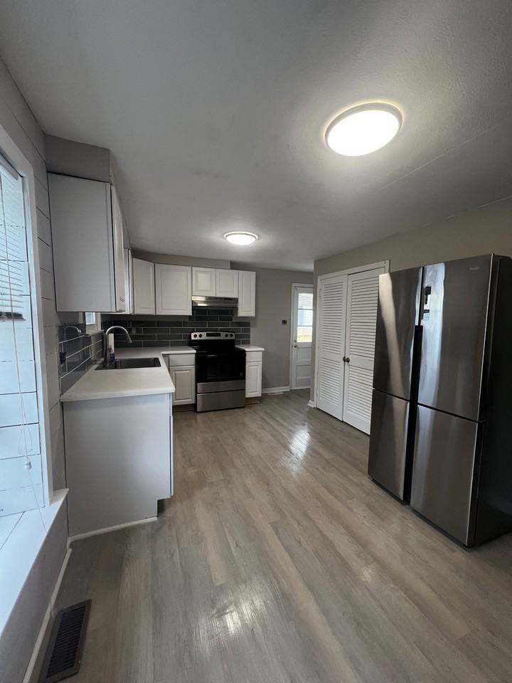 914 Oak Ave #NA - Photo 2 of 10