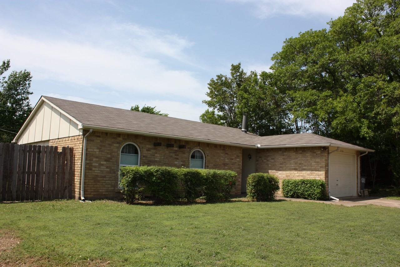 556 Harrison Dr #NA - Photo 2 of 21