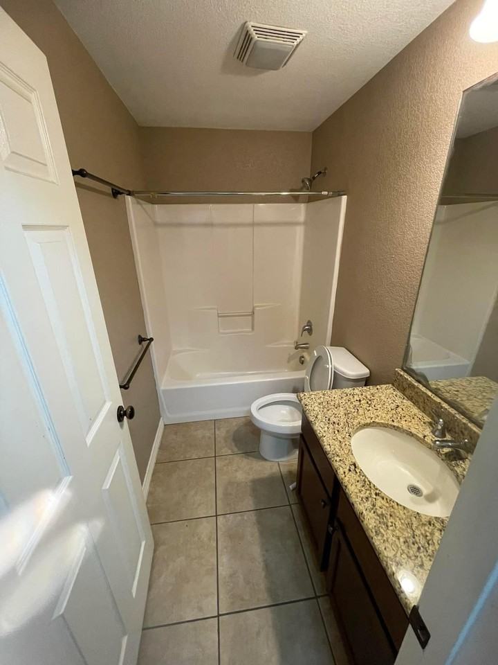 119 Circle Ct #129 - Photo 7 of 7