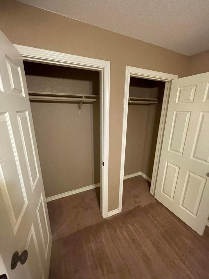 119 Circle Ct #129 - Photo 6 of 7