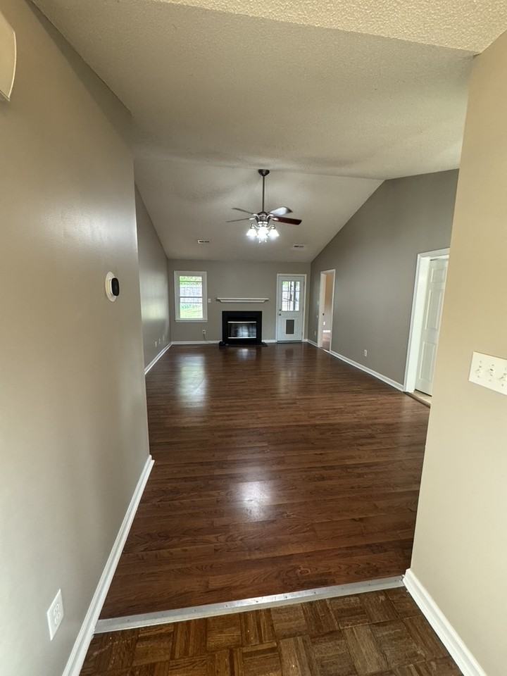 109 Longneedle Ct #NA - Photo 5 of 17