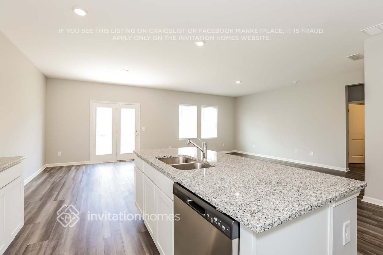 121 N Chesapeake Bay Dr - Photo 7 of 18