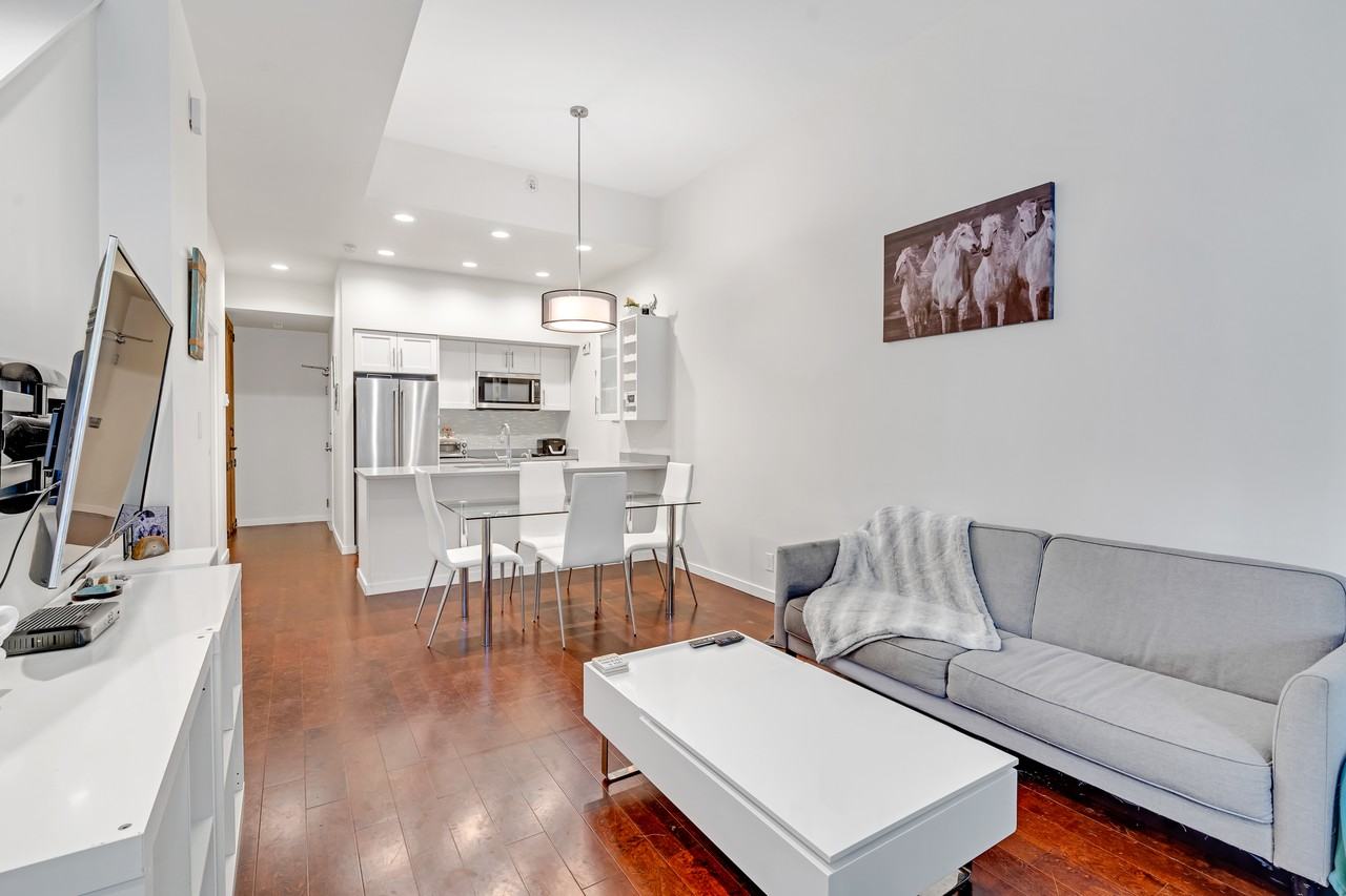 102 Regiment Square - Photo 2 of 18