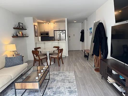 Irving Pl #V7F - Photo 2 of 20