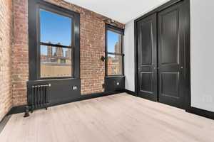 featured image of W 52nd St #12E