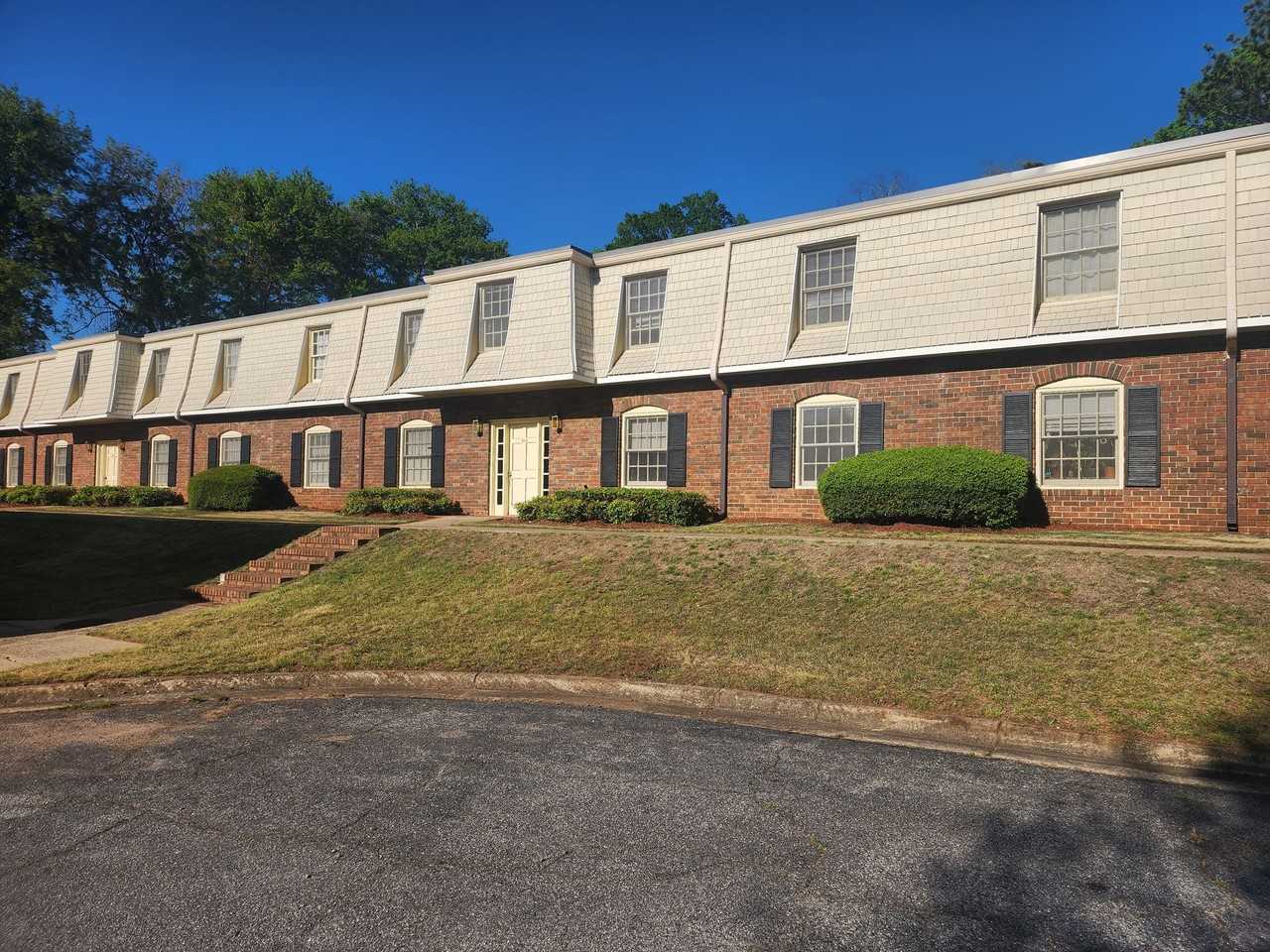 Royal Springs Apartments - Photo 7 of 50