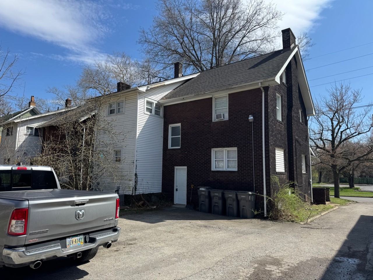 276 Fairgreen Ave - Photo 2 of 9