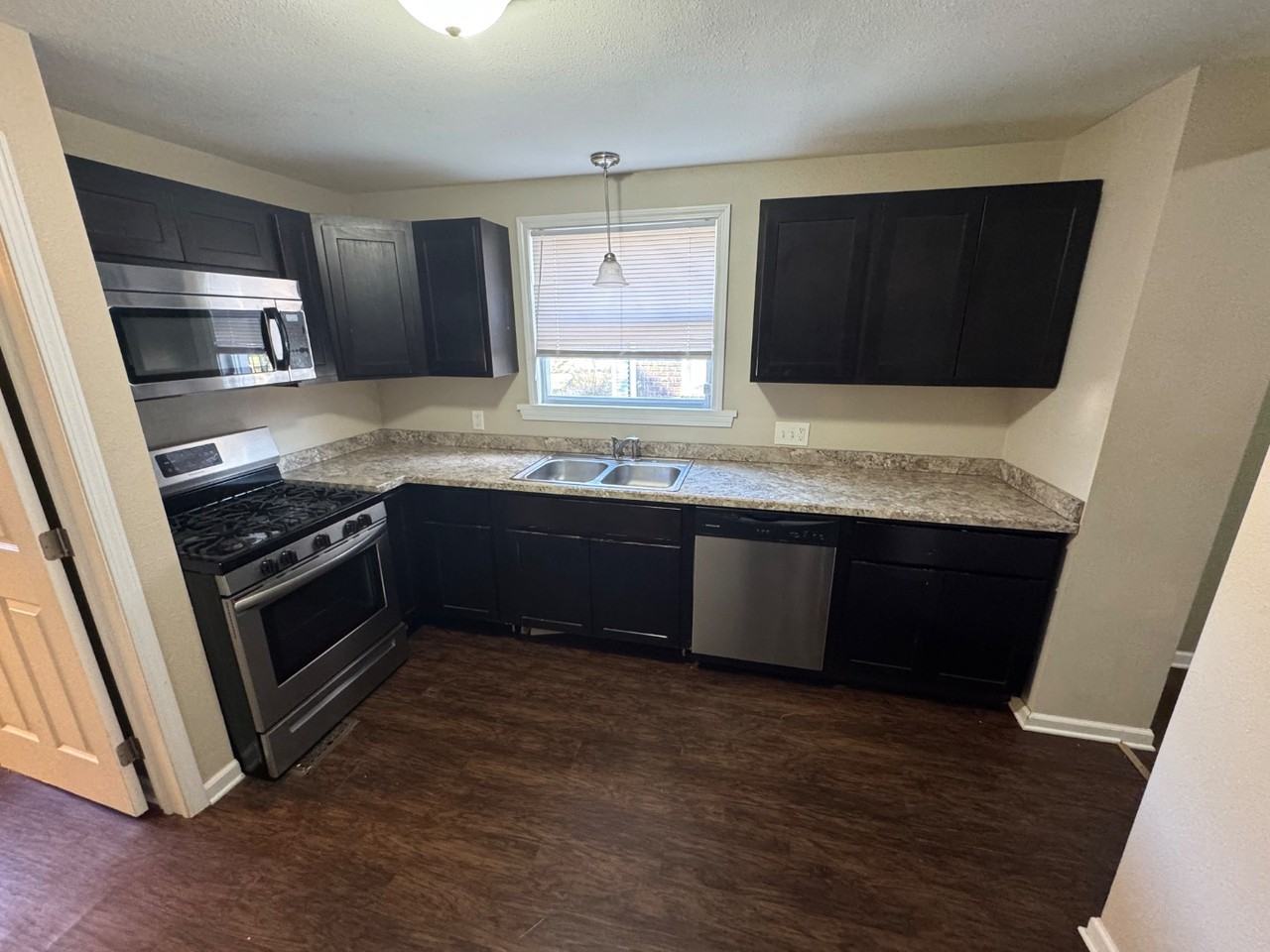 276 Fairgreen Ave - Photo 3 of 9