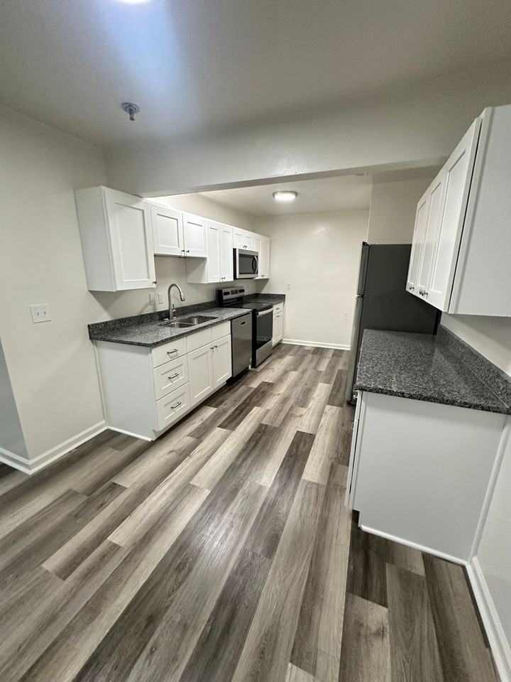 105 Collegiate Ct - Photo 7 of 23