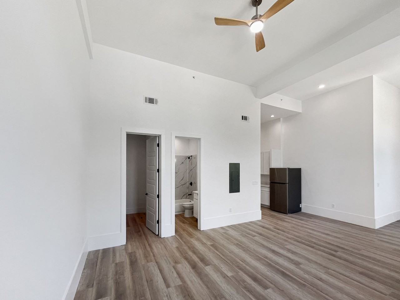 Holy Cross Apartments - Photo 7 of 31