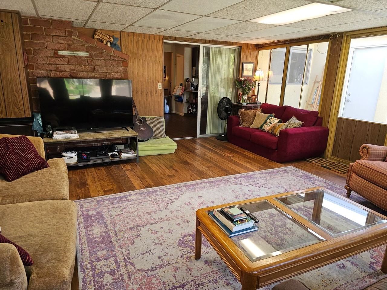 1087 N Greengrove St - Photo 5 of 13