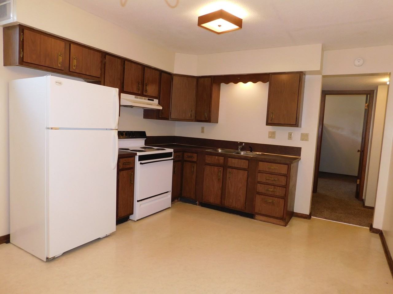 625 Forest - Photo 2 of 11