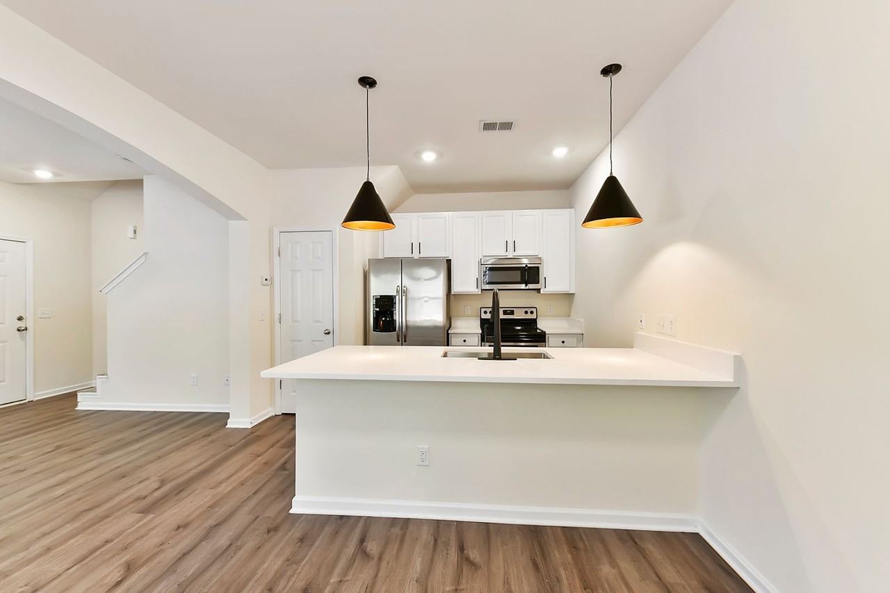 4231 Lotts Pl - Photo 4 of 31