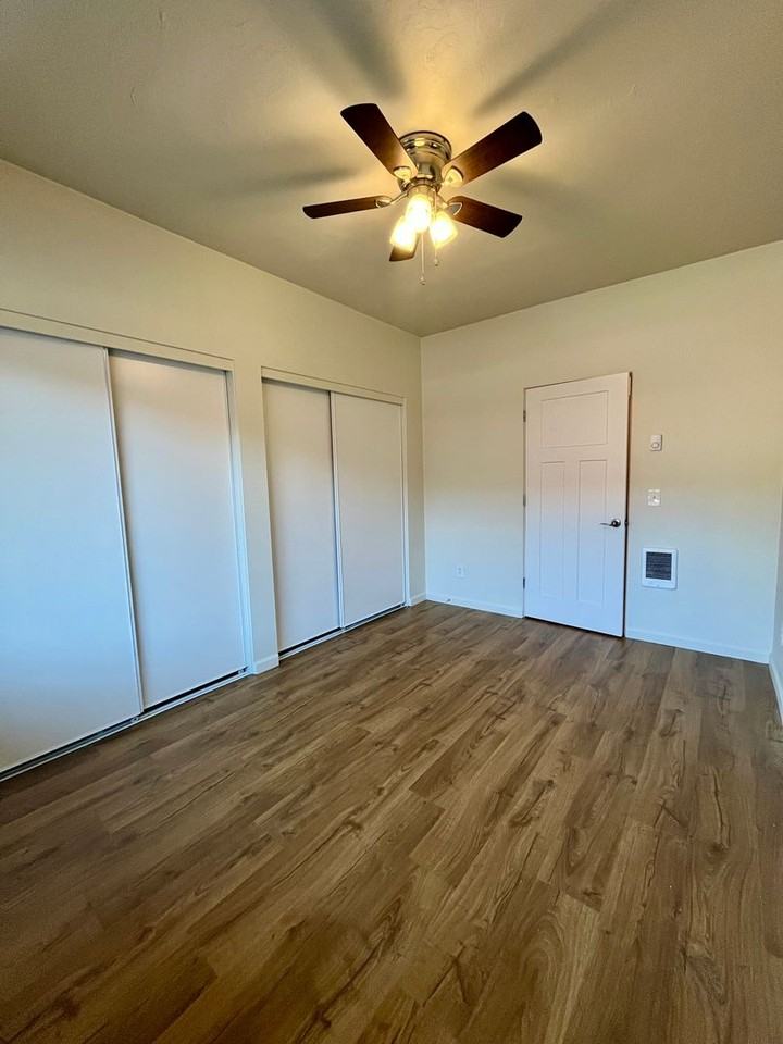 1247 W 6th Ave #05 - Photo 5 of 10