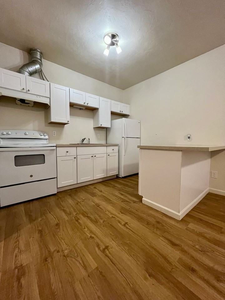1247 W 6th Ave #05 - Photo 7 of 10