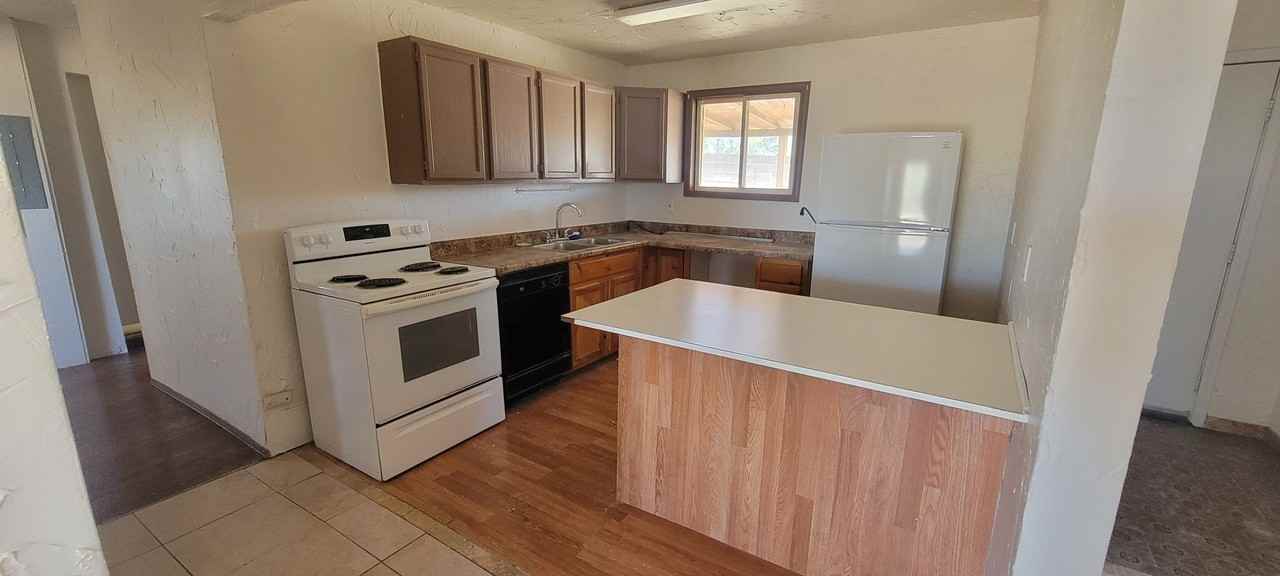 24 Owens Dr - Photo 3 of 5