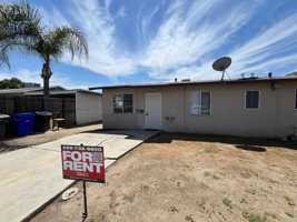 featured image of 379 379 - 381 E Garden Ave