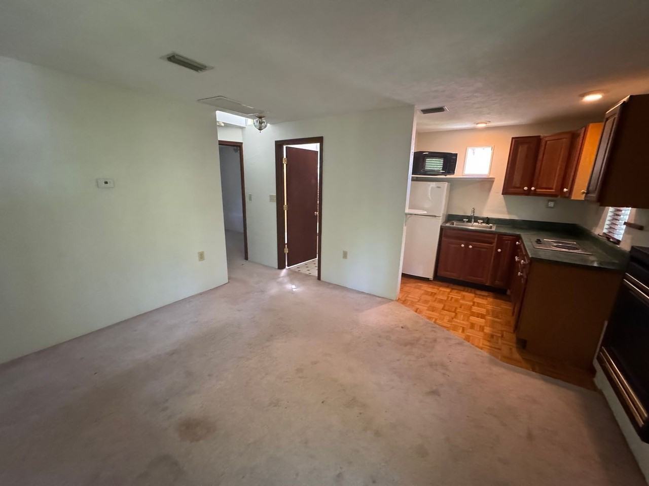 2616 Sw 4th Pl - Photo 2 of 7