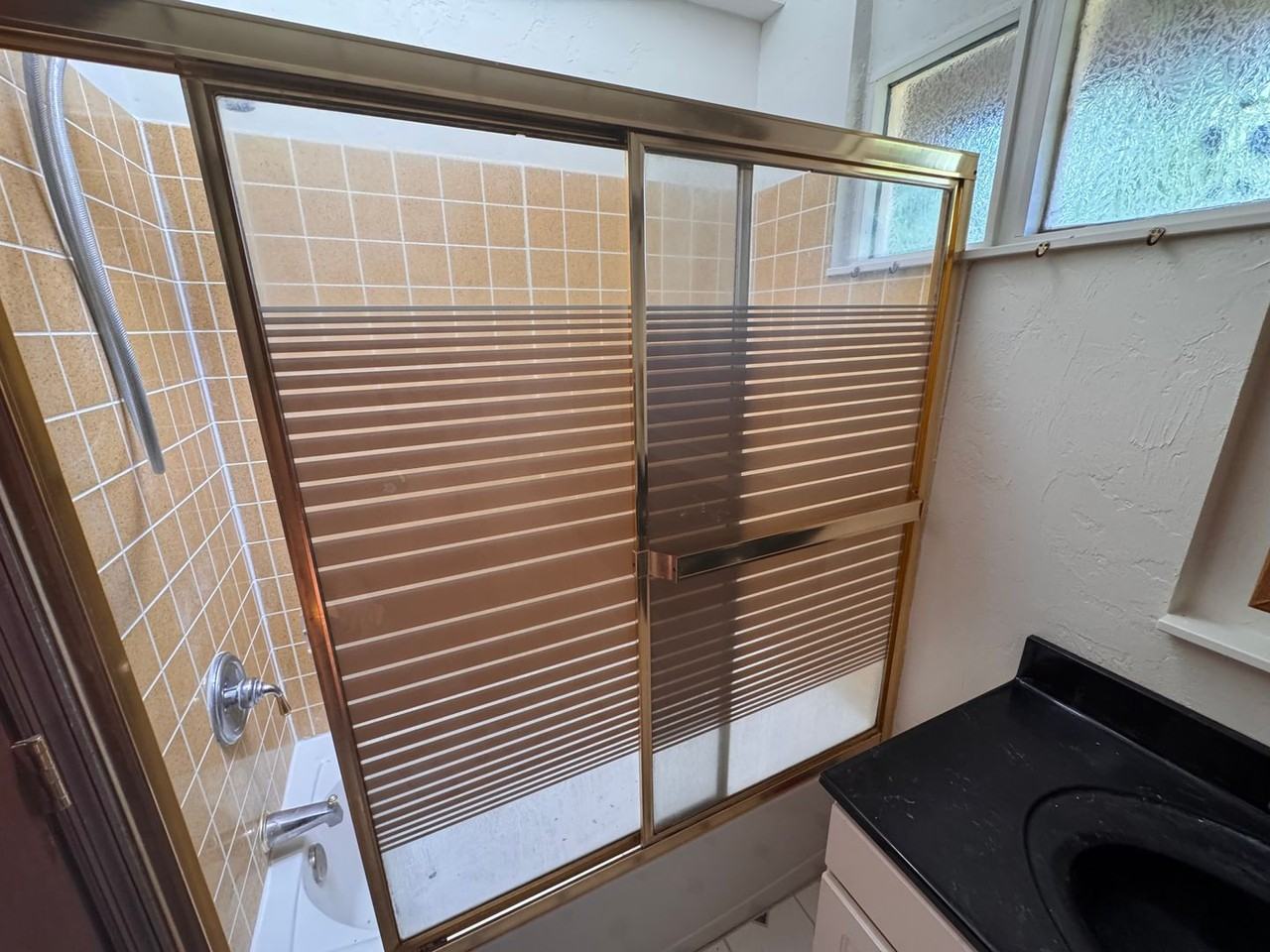 2616 Sw 4th Pl - Photo 4 of 7