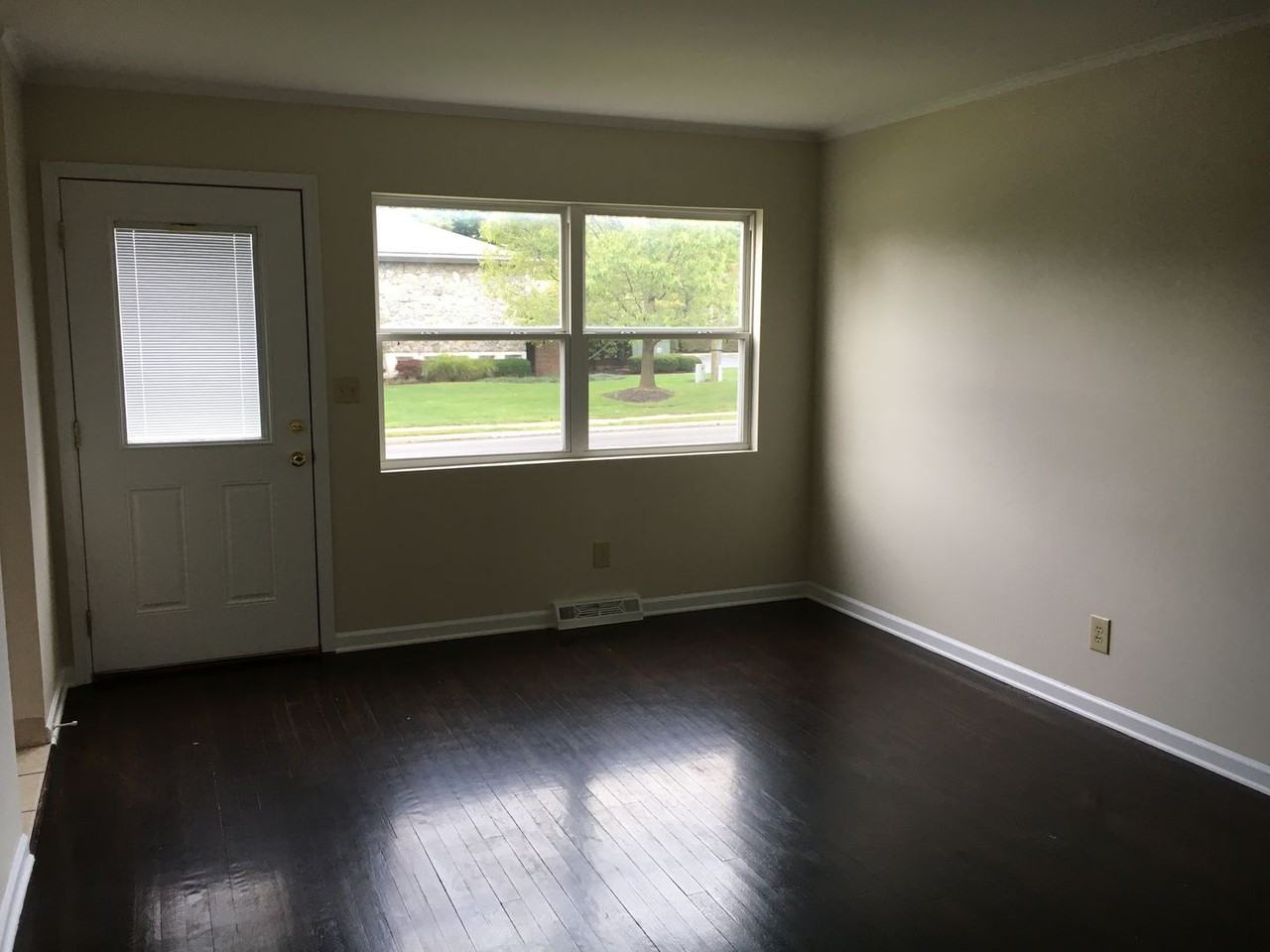 277 Morse Rd - Photo 3 of 24