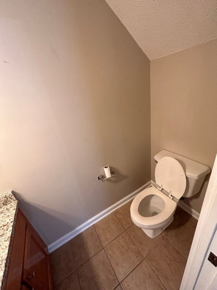 23 Courtyard Way - Photo 5 of 17