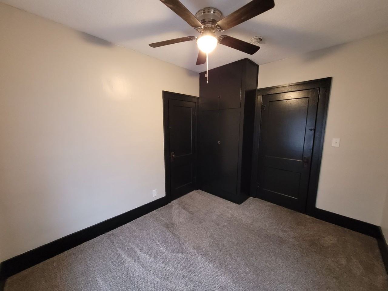 417 N Edwards Ave - Photo 3 of 7