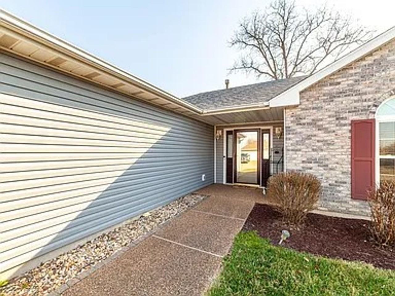 512 Summertime Dr - Photo 2 of 25