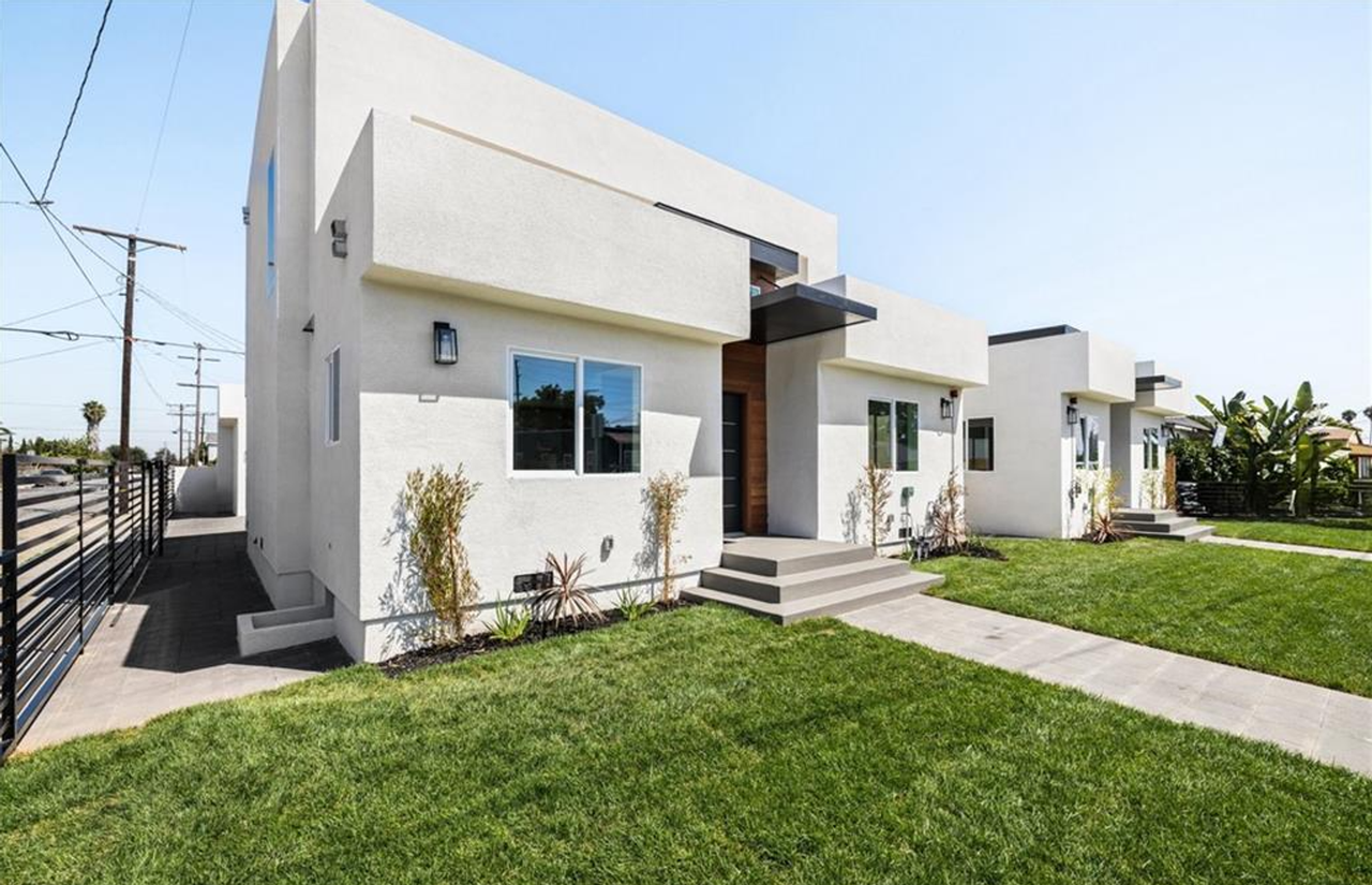 947 W MAGNOLIA ST - Photo 3 of 46