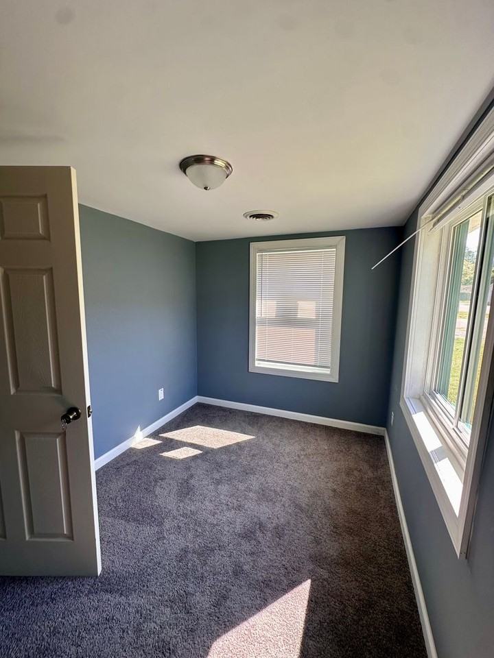 106 Neville St - Photo 4 of 19