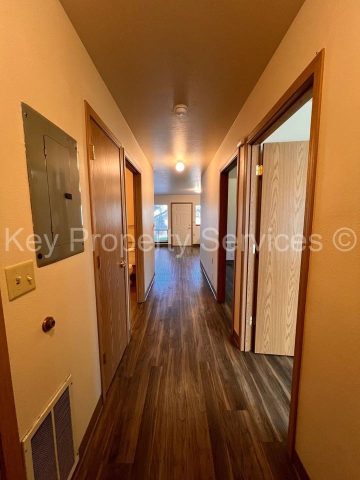 11209 Ne 49th St Apt A - Photo 2 of 15
