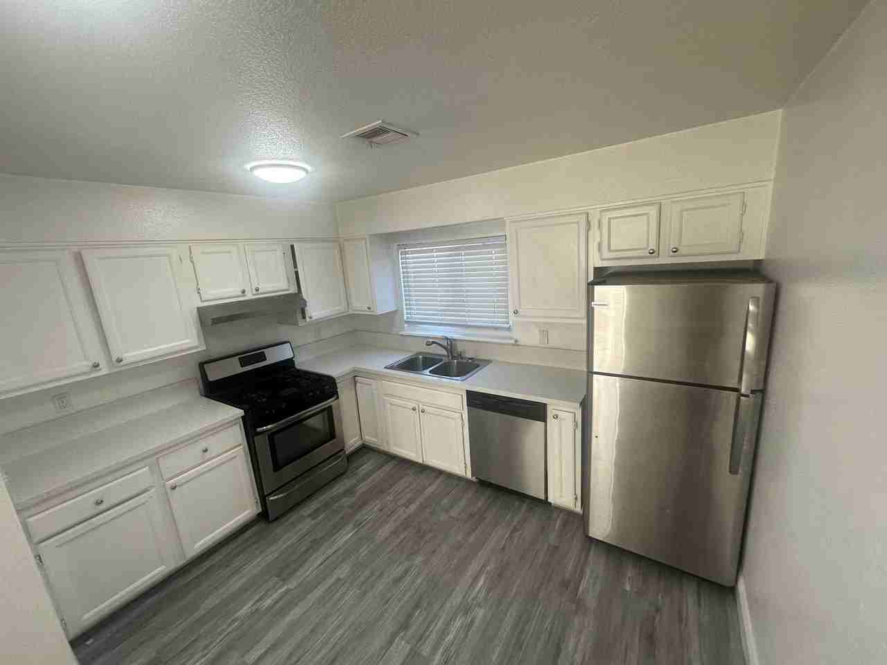 6945 Mendon Ln - Photo 4 of 10