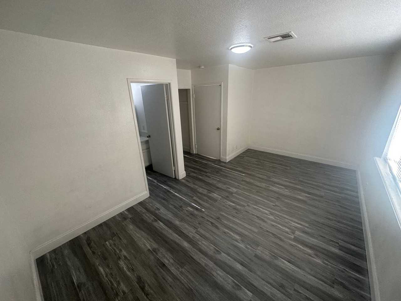 6945 Mendon Ln - Photo 6 of 10