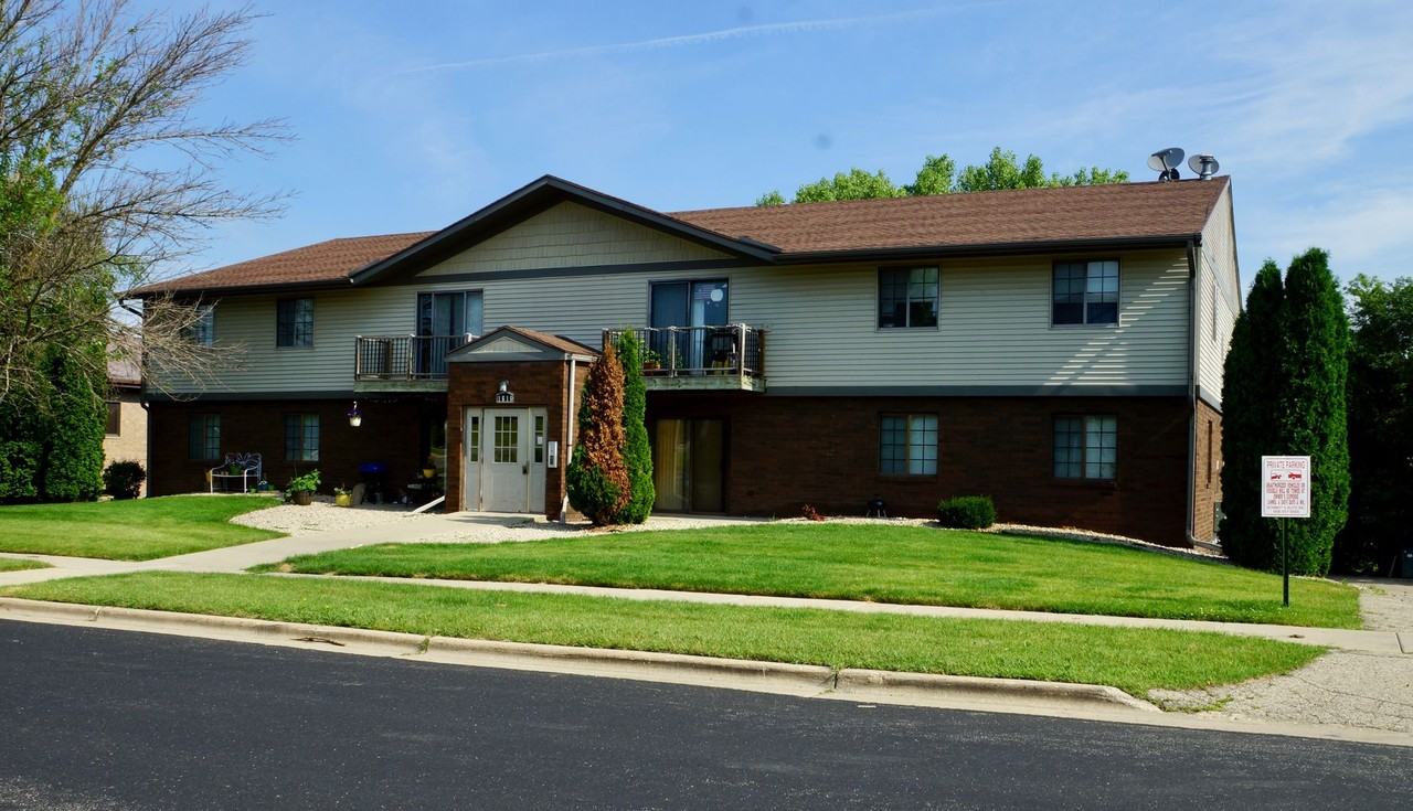 1616 Kenilworth Apartments - Photo 7 of 21