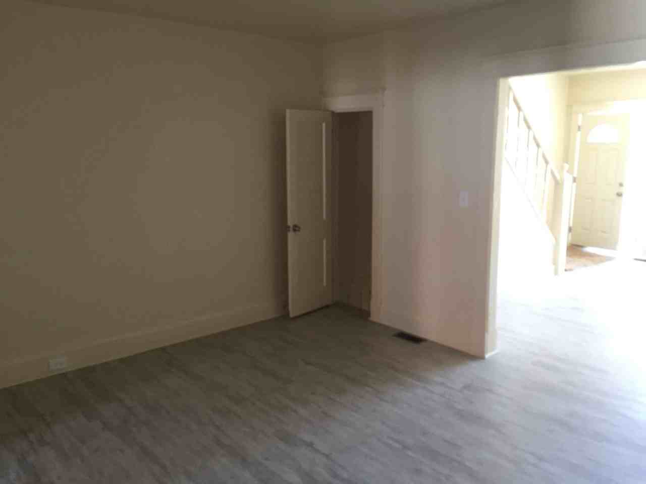 3322 Brighton St - Photo 2 of 9