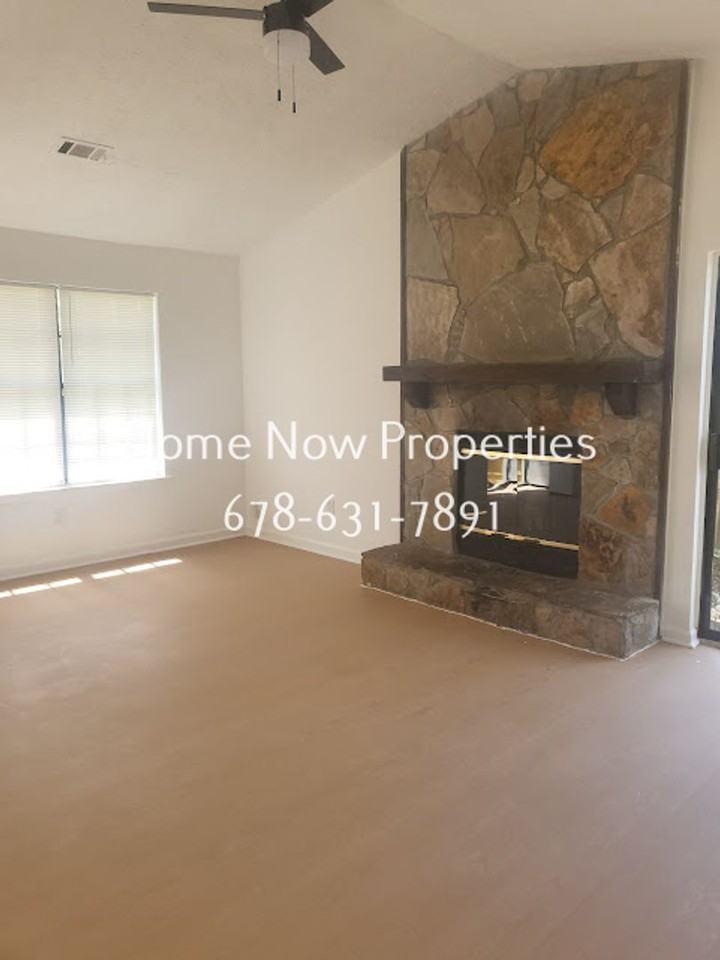 6059 Creekford Dr - Photo 3 of 18