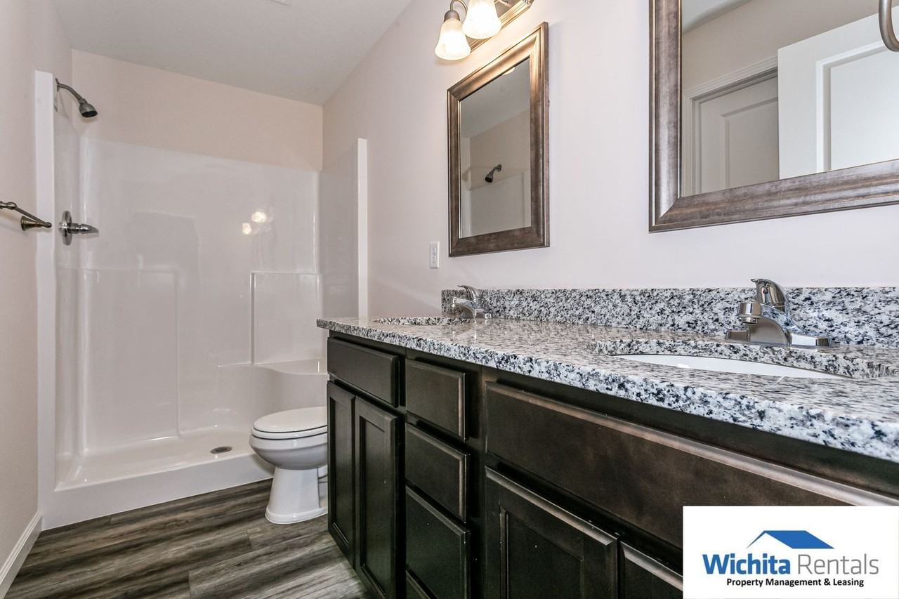 8721 E Chris Ct - Photo 6 of 11