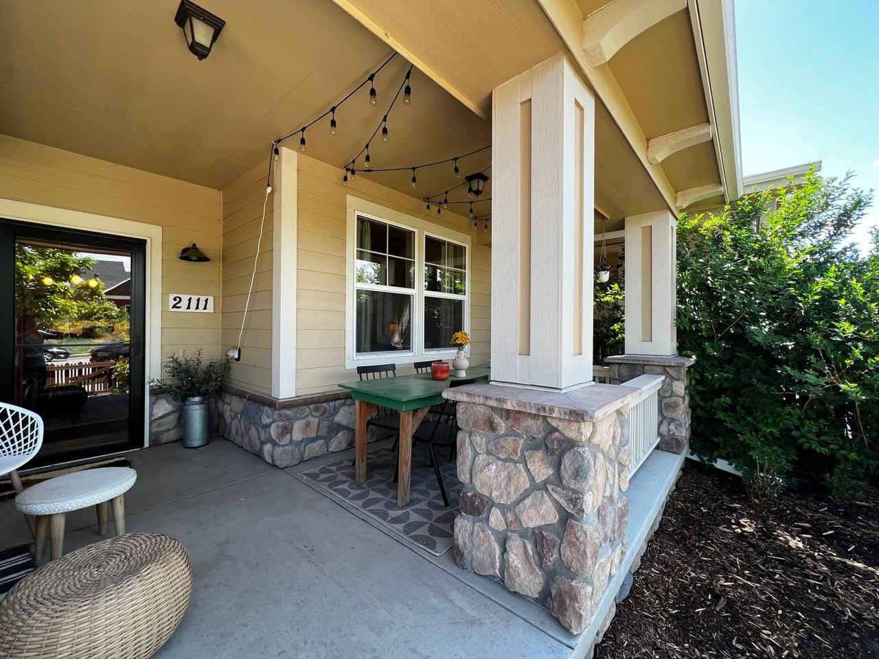 2111 Blackbird Dr - Photo 2 of 32