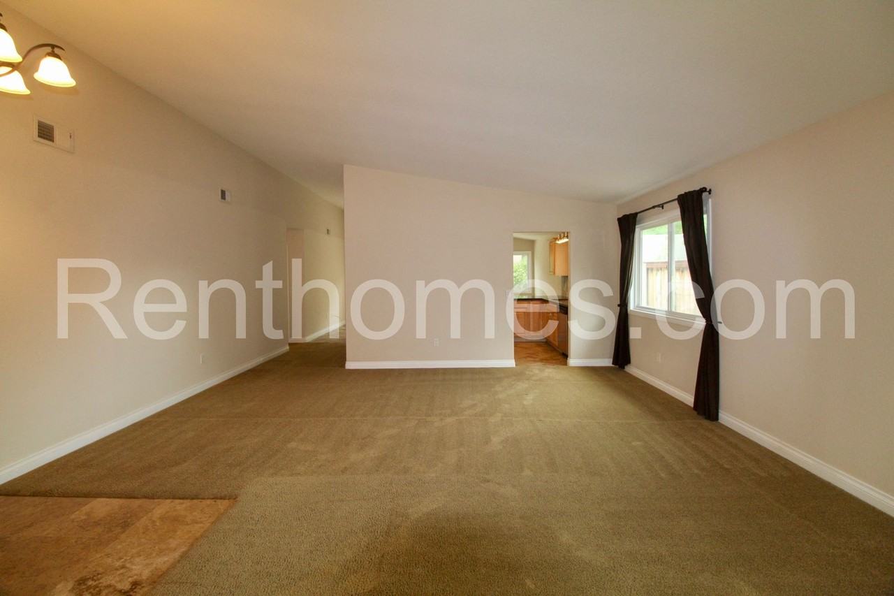 3515 Acworth Ave - Photo 2 of 24