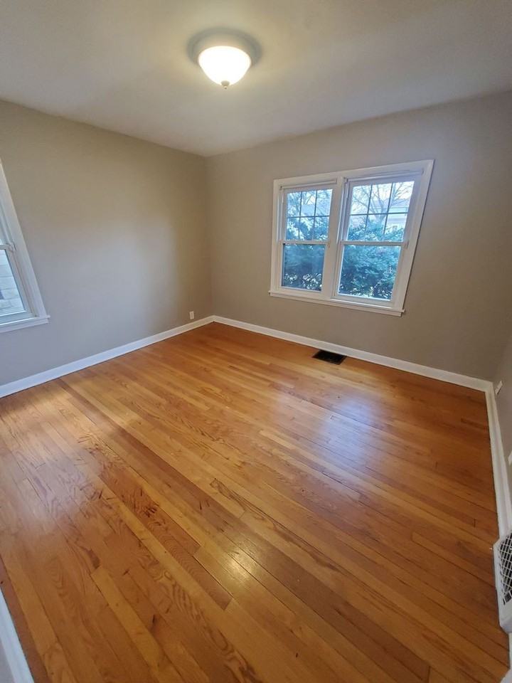 5334 N 51st Blvd - Photo 2 of 9