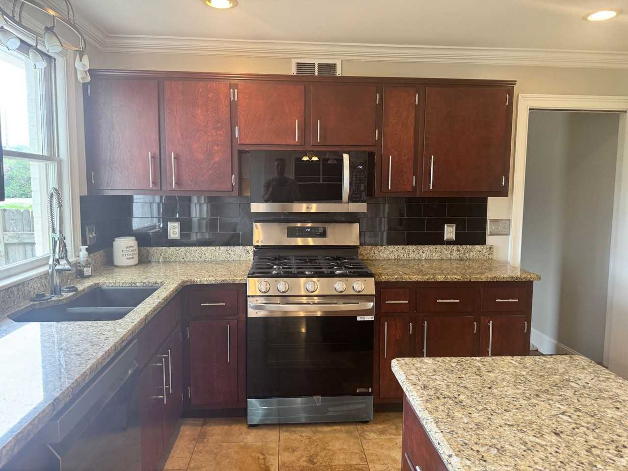 1947 Shamrock Dr - Photo 5 of 50