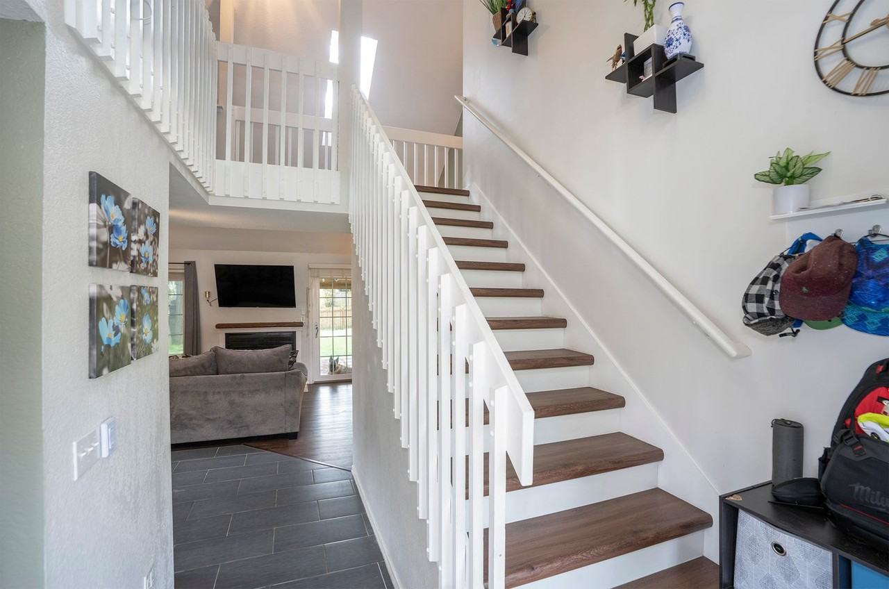 8810 159th St E - Photo 4 of 32