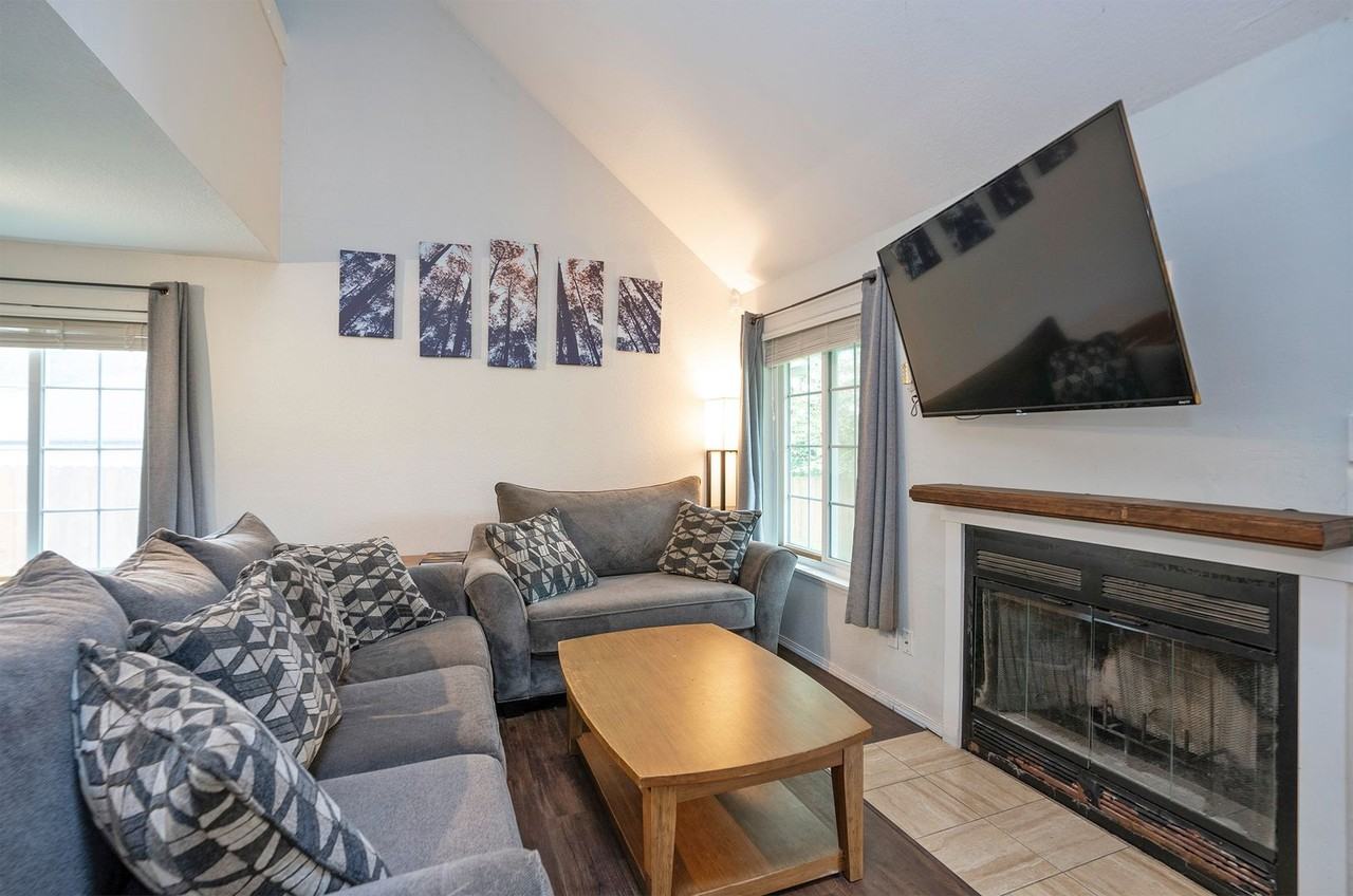 8810 159th St E - Photo 6 of 32