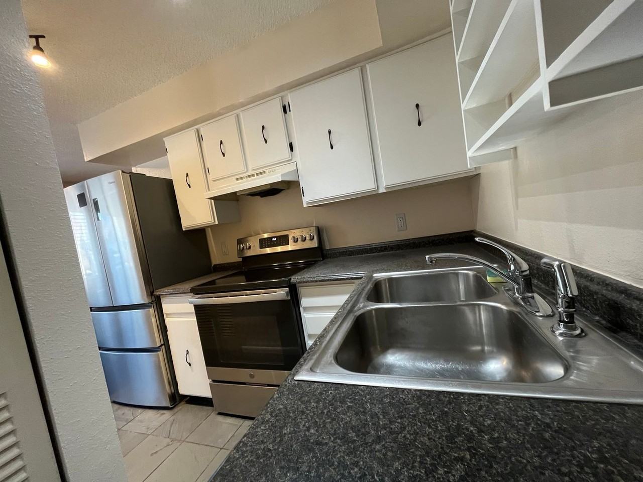 1705 Heatheridge Rd #M104 - Photo 6 of 12