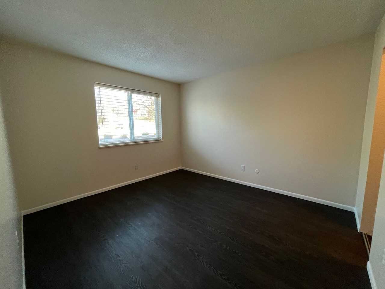 1705 Heatheridge Rd #M104 - Photo 7 of 12