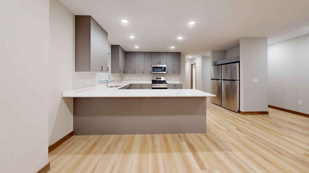 1215 8th St SE (Triplex) - Photo 3 of 25