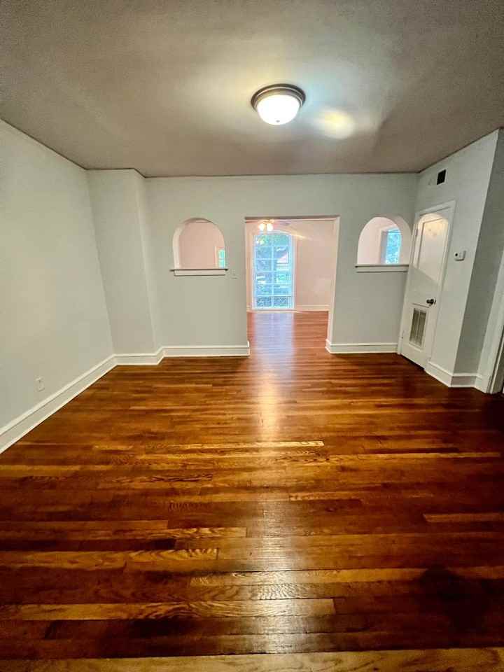 1106 West Franklin St - Photo 2 of 13