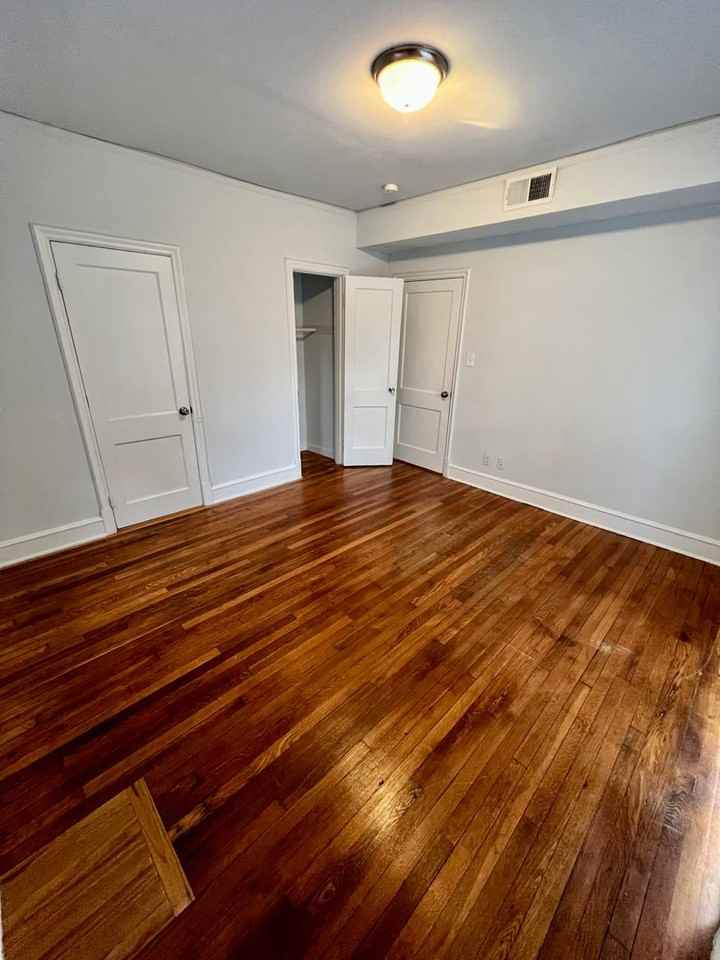 1106 West Franklin St - Photo 4 of 13
