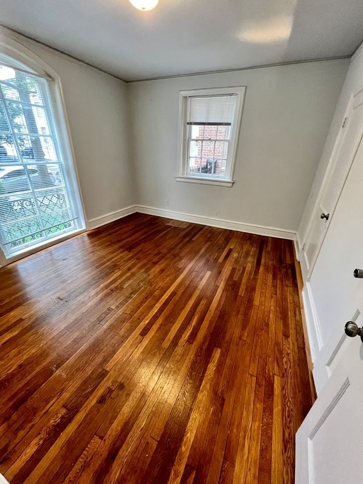 1106 West Franklin St - Photo 7 of 13