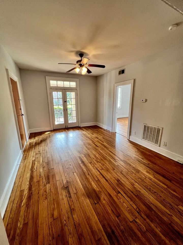 1121 W Grace St - Photo 2 of 33